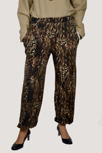 Load image into Gallery viewer, LICIA TROUSERS IN LEOPARD WOOL